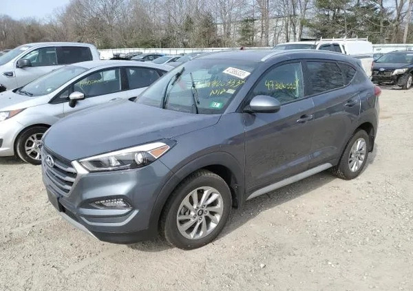 Hyundai Tucson cena 66000 przebieg: 71000, rok produkcji 2017 z Warszawa małe 121